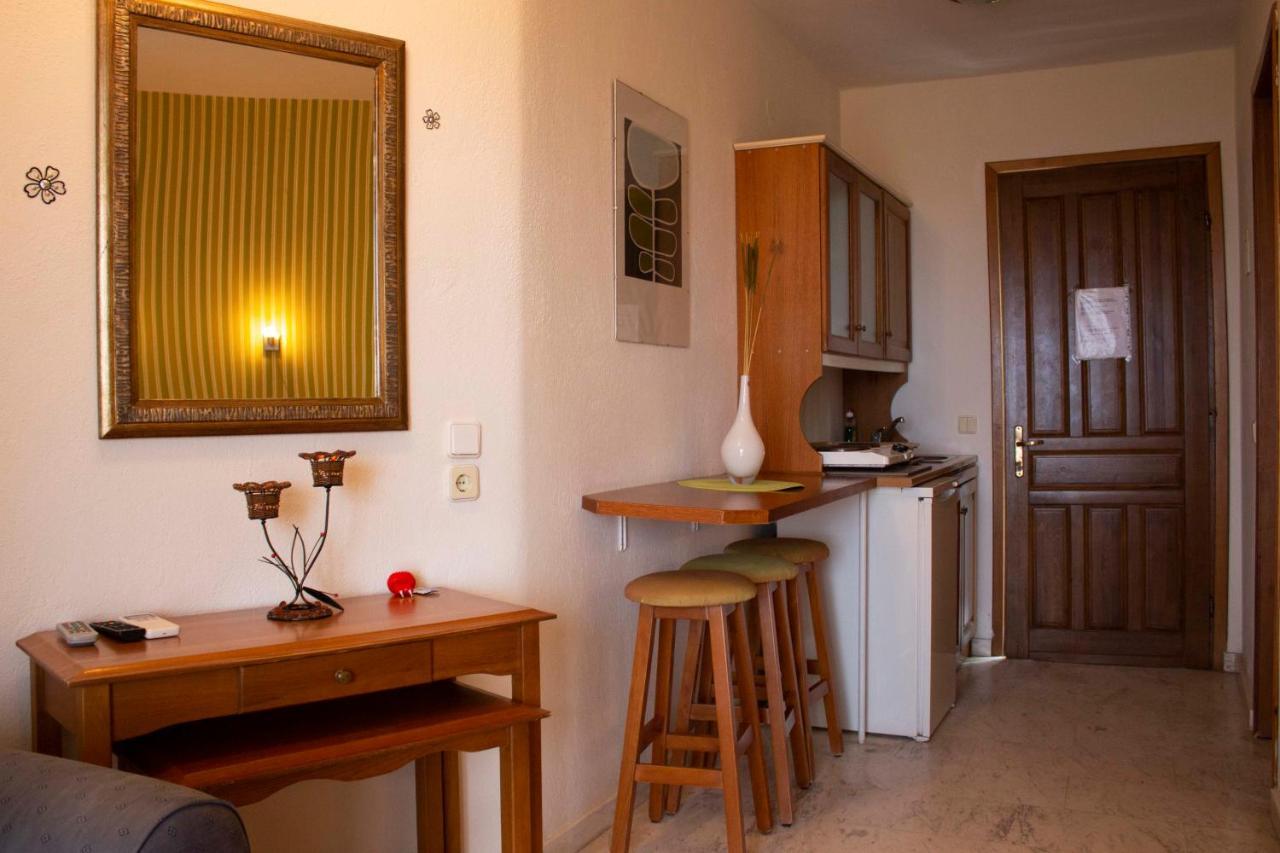Zephyros Lejlighedshotel Polychrono Eksteriør billede